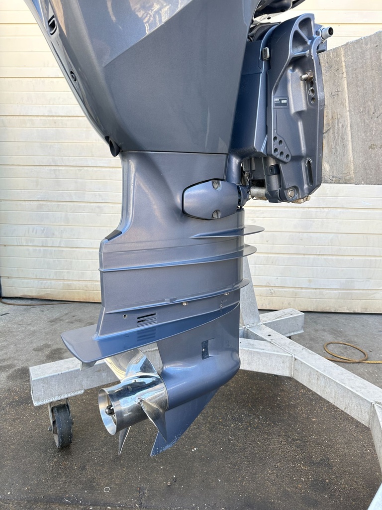 2010 Yamaha 90 HP 4 Stroke Outboard Engine W/ 25" Shaft 120 Hours