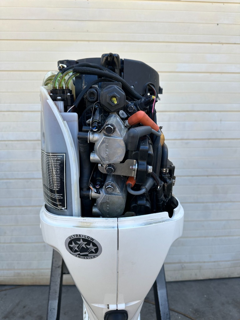 2014 Evinrude 90 HP 2 Stroke Outboard Engine W/ 20" Shaft 395 Hours
