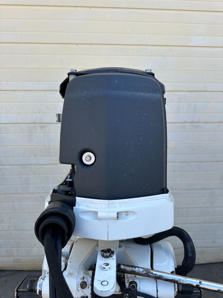 2014 Evinrude 90 HP 2 Stroke Outboard Engine W/ 20" Shaft 395 Hours