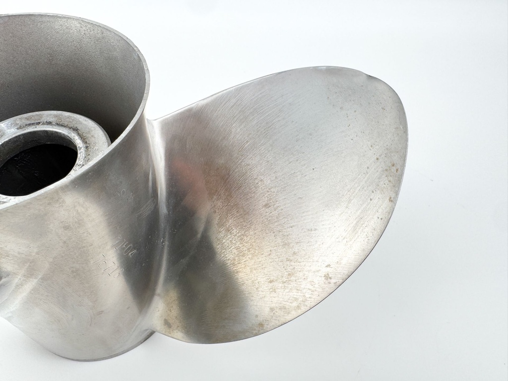 Mercury Marine Vengeance SS Propeller 3 Blade 48-16988 13" x 18P RH Standard