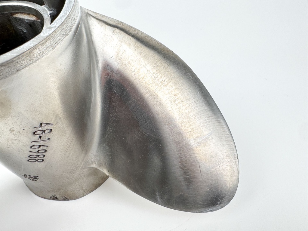 Mercury Marine Vengeance SS Propeller 3 Blade 48-16988 13" x 18P RH Standard