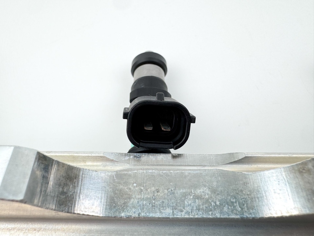 2017 Suzuki 115 HP 4 Stroke Outboard Fuel Injector Set W/ Rail 15710-82K50 OEM