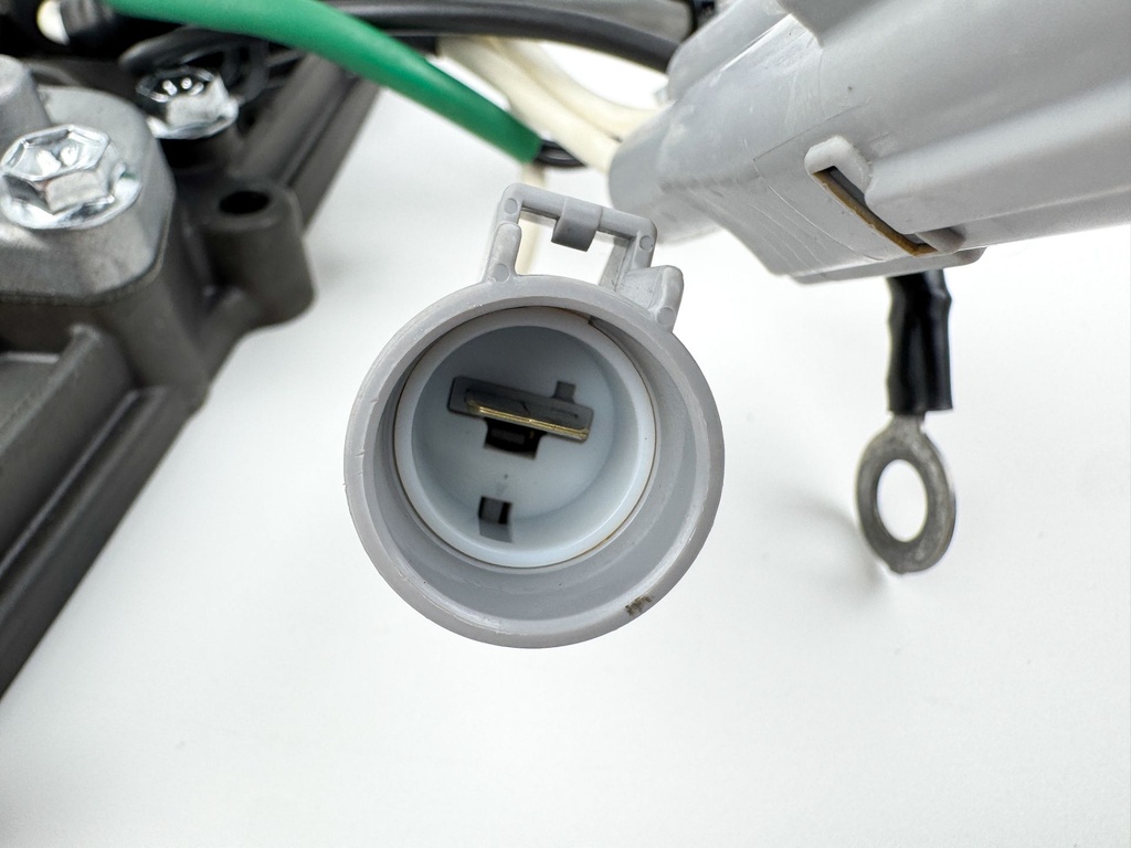 2017 Suzuki 115 HP 4 Stroke Outboard Rectifier & Regulator 32800-92J00 OEM