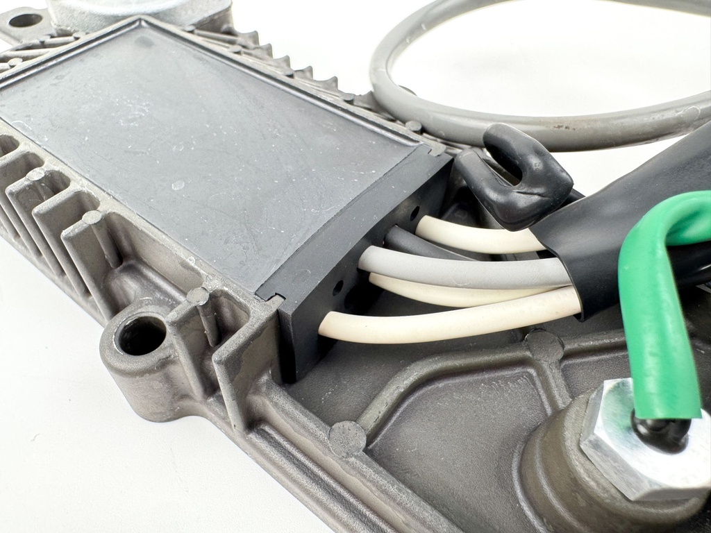 2017 Suzuki 115 HP 4 Stroke Outboard Rectifier & Regulator 32800-92J00 OEM