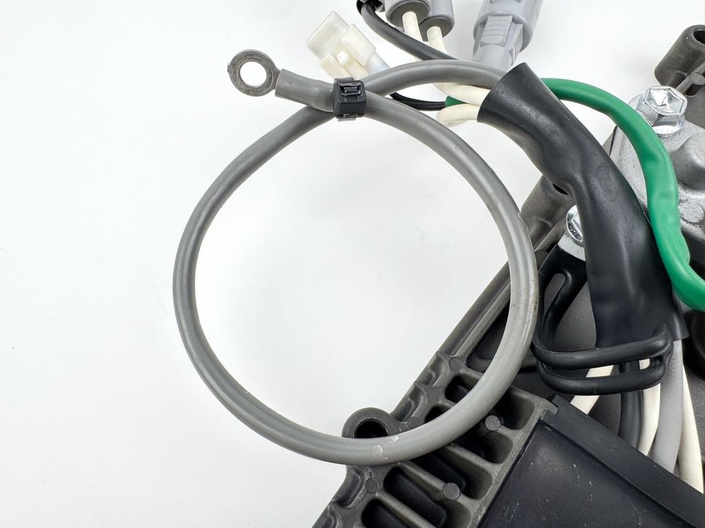 2017 Suzuki 115 HP 4 Stroke Outboard Rectifier & Regulator 32800-92J00 OEM