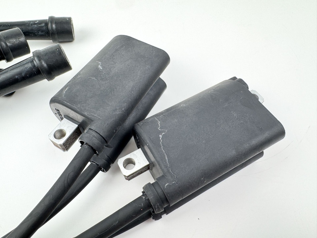 2017 Suzuki 115 HP 4 Stroke Outboard Ignition Coil Set 33410-90J00 OEM