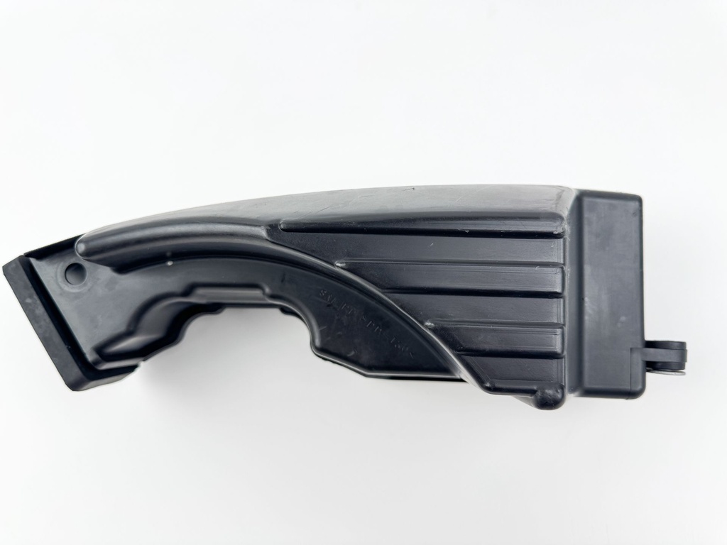 2017 Suzuki 115 HP 4 Stroke Outboard Intake Air Silencer Assembly 13810-90J01 OEM