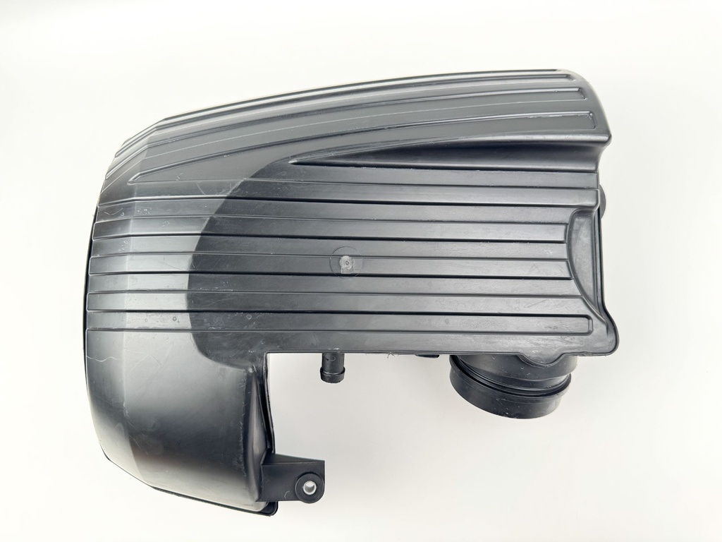 2017 Suzuki 115 HP 4 Stroke Outboard Intake Air Silencer Assembly 13810-90J01 OEM