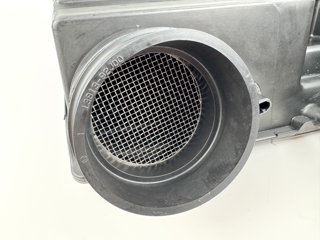 2017 Suzuki 115 HP 4 Stroke Outboard Intake Air Silencer Assembly 13810-90J01 OEM