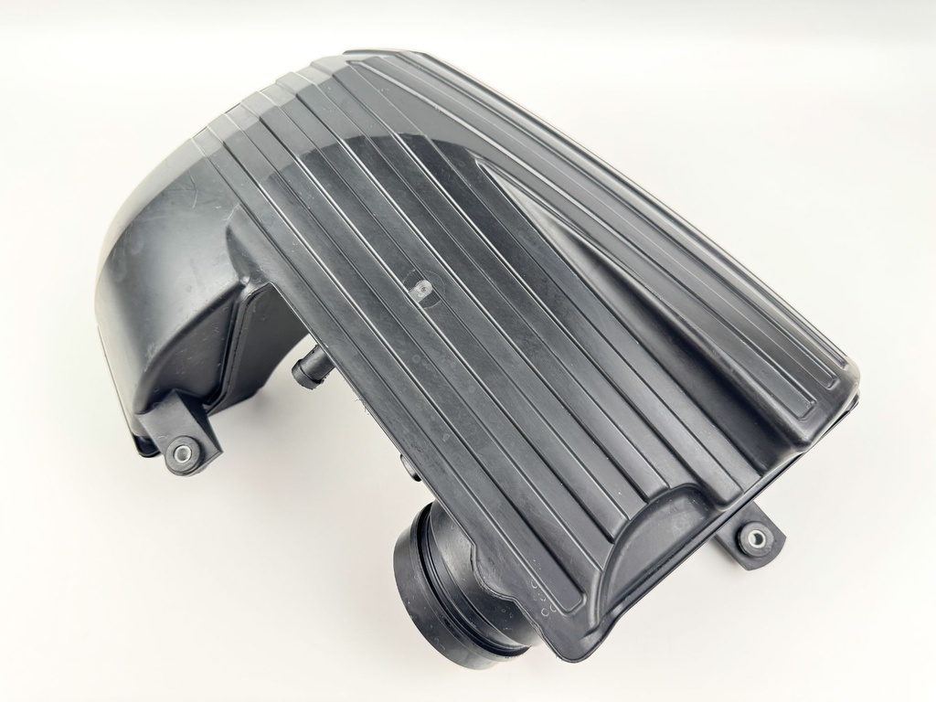 2017 Suzuki 115 HP 4 Stroke Outboard Intake Air Silencer Assembly 13810-90J01 OEM