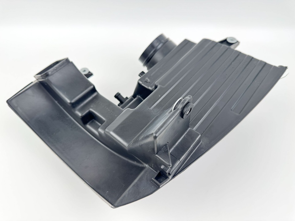 2017 Suzuki 115 HP 4 Stroke Outboard Intake Air Silencer Assembly 13810-90J01 OEM