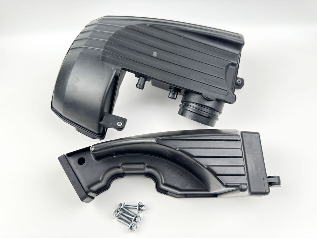 2017 Suzuki 115 HP 4 Stroke Outboard Intake Air Silencer Assembly 13810-90J01 OEM