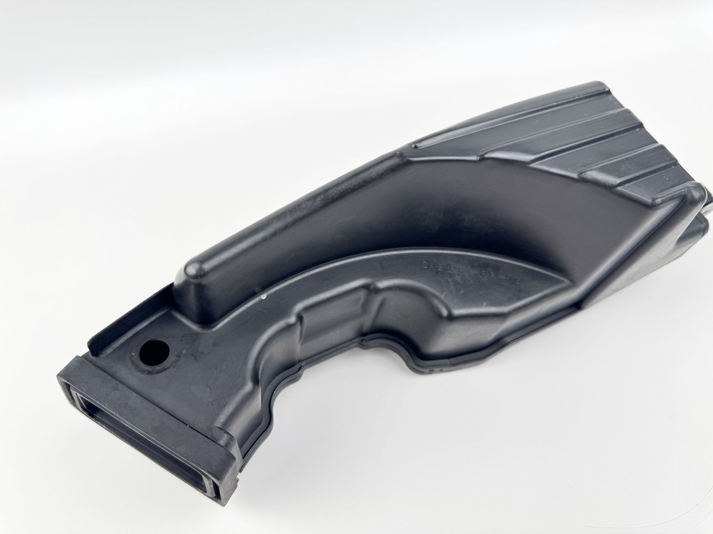 2017 Suzuki 115 HP 4 Stroke Outboard Intake Air Silencer Assembly 13810-90J01 OEM