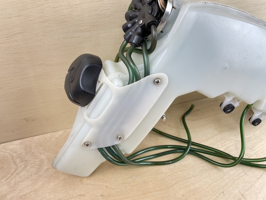 2006 Evinrude 90HP Etec 2 Stroke Outboard Oil Tank With Pump 5005804