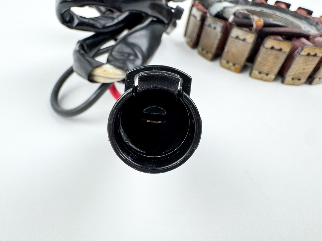 2005 Yamaha 115 HP 4 Stroke Outboard Stator Assembly 68V-81410-00-00 OEM