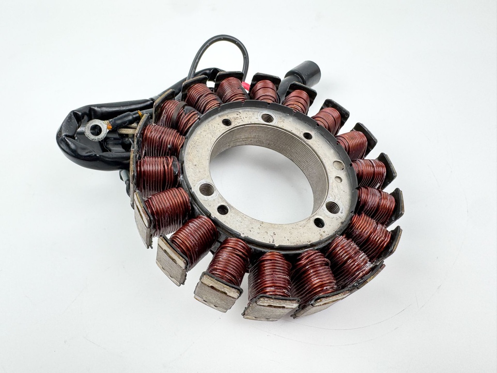 2005 Yamaha 115 HP 4 Stroke Outboard Stator Assembly 68V-81410-00-00 OEM