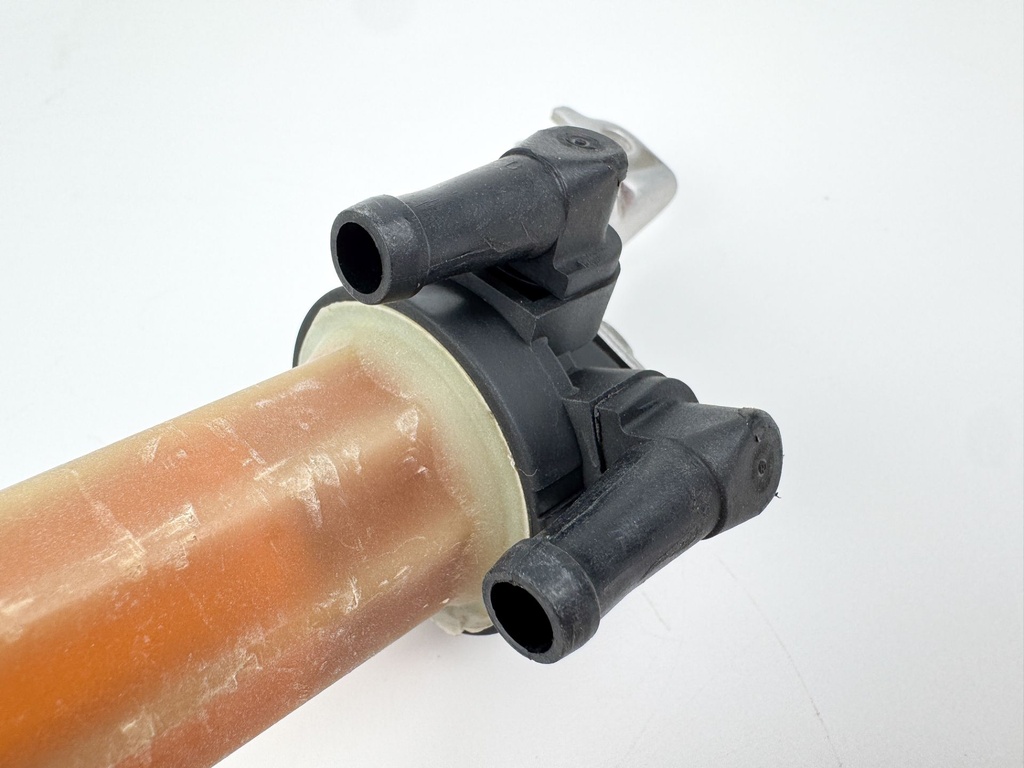 2005 Yamaha 115 HP 4 Stroke Outboard Fuel Filter Assembly 68V-24560-01-00 OEM