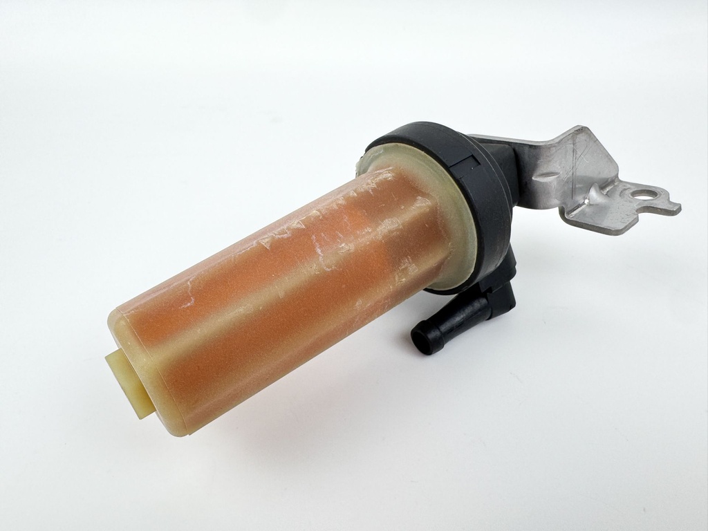 2005 Yamaha 115 HP 4 Stroke Outboard Fuel Filter Assembly 68V-24560-01-00 OEM