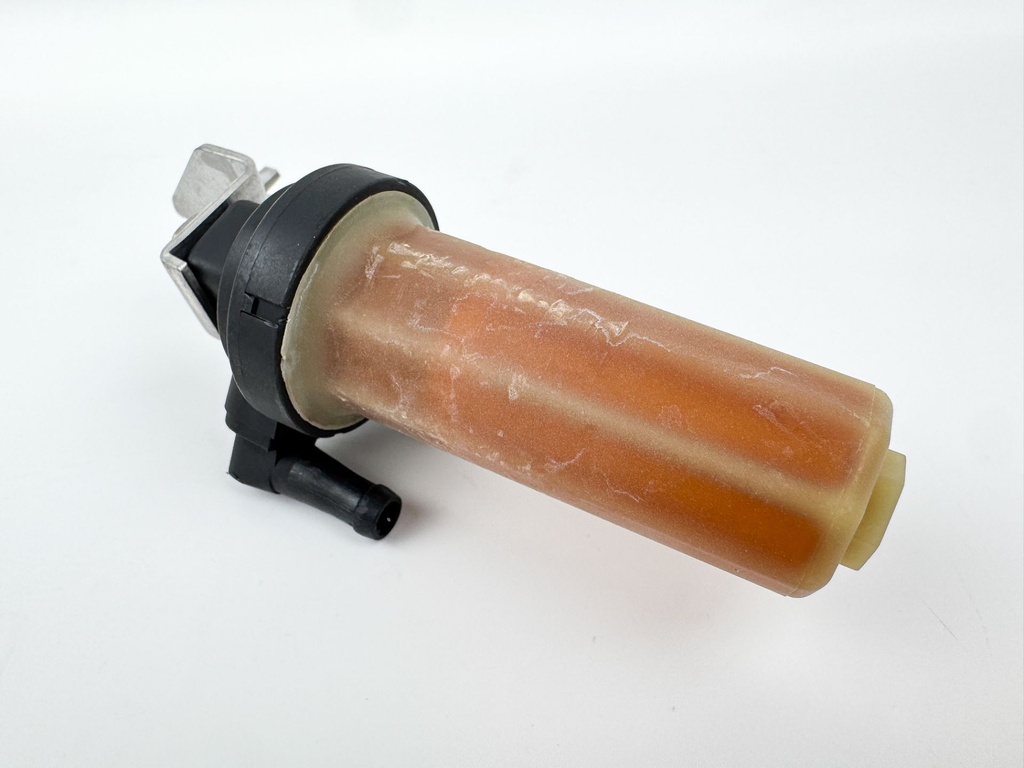 2005 Yamaha 115 HP 4 Stroke Outboard Fuel Filter Assembly 68V-24560-01-00 OEM