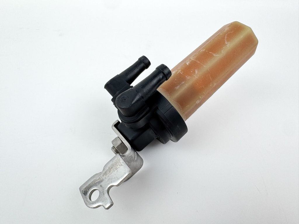 2005 Yamaha 115 HP 4 Stroke Outboard Fuel Filter Assembly 68V-24560-01-00 OEM