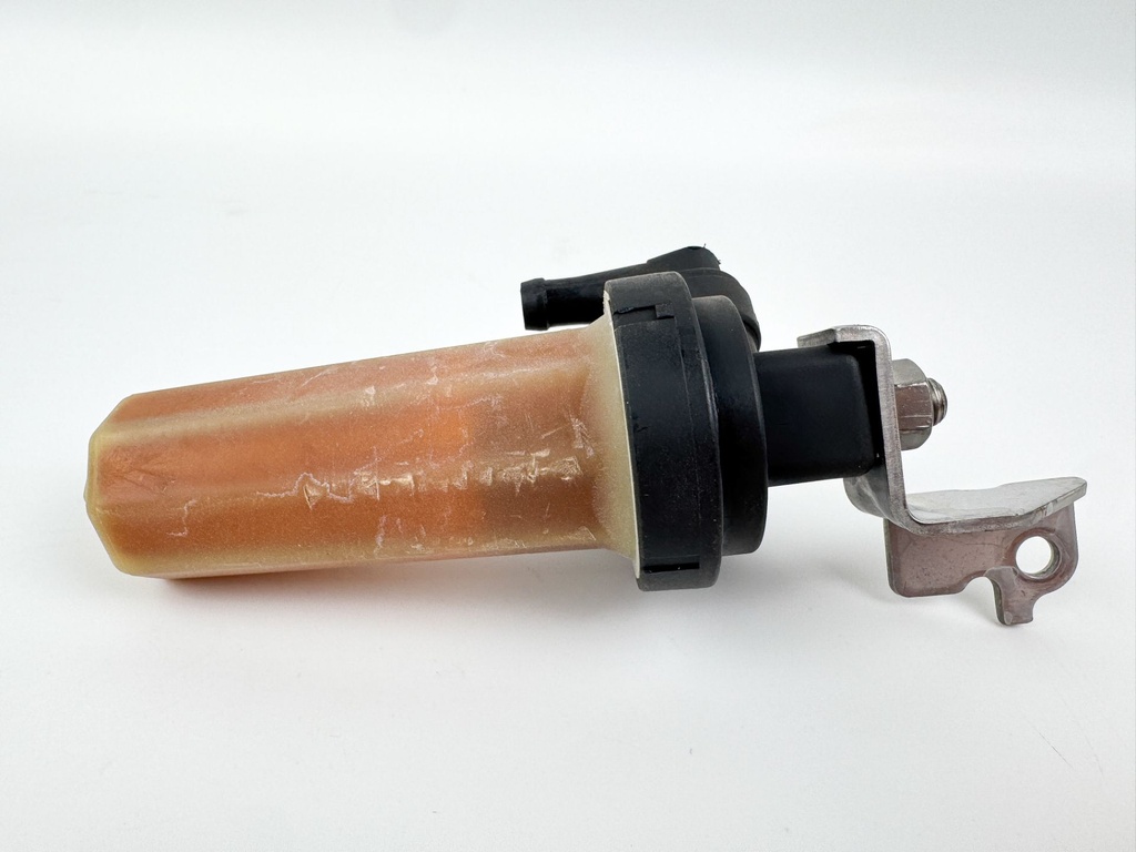 2005 Yamaha 115 HP 4 Stroke Outboard Fuel Filter Assembly 68V-24560-01-00 OEM