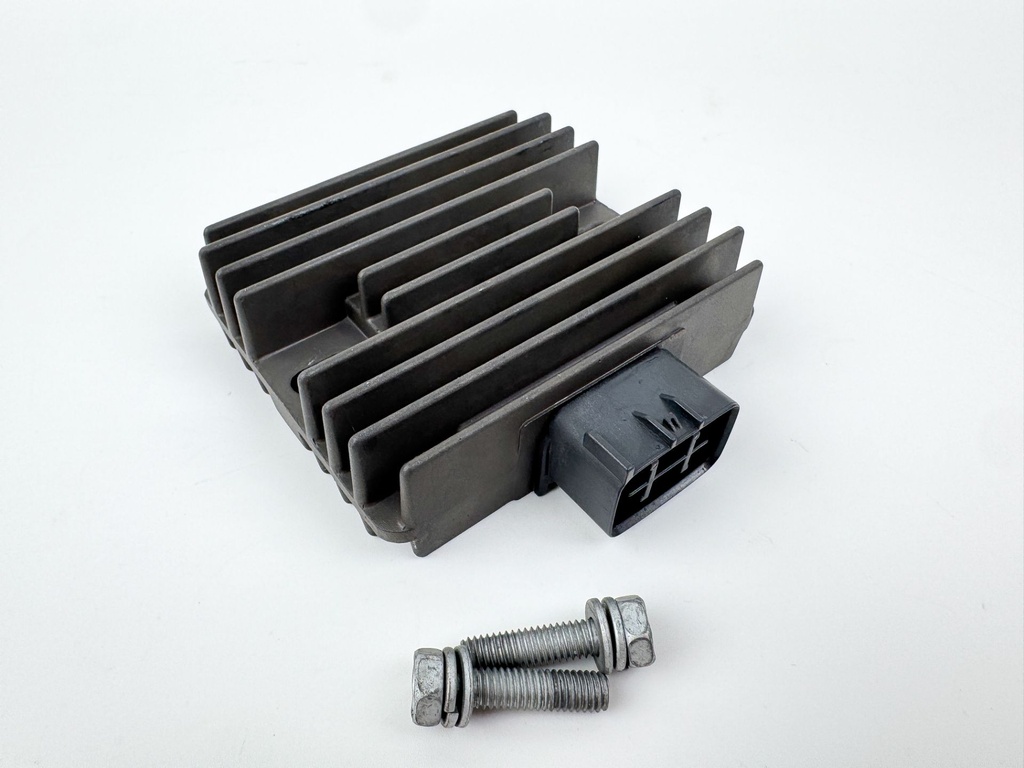 2005 Yamaha 115 HP 4 Stroke Outboard Rectifier & Regulator 68V-81960-00-00 OEM