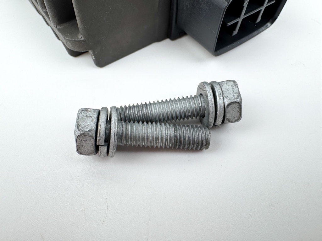 2005 Yamaha 115 HP 4 Stroke Outboard Rectifier & Regulator 68V-81960-00-00 OEM