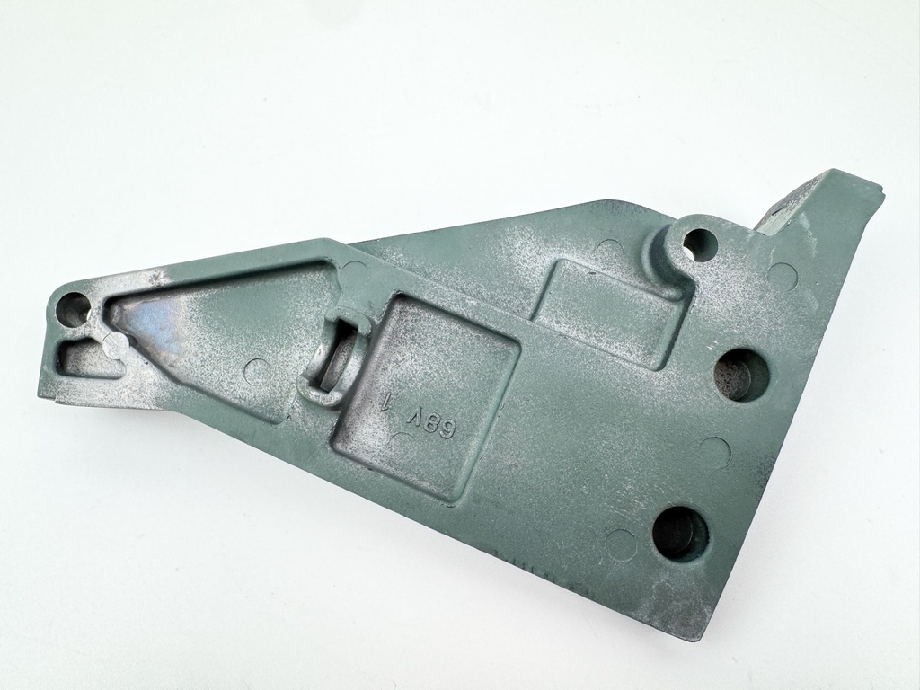 2005 Yamaha 115 HP 4 Stroke Outboard Cable Cover Plate 68V-42738-00-5B OEM