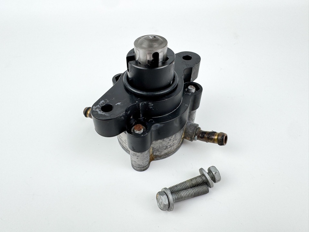 2005 Yamaha 115 HP 4 Stroke Outboard Fuel Pump 68V-24410-00-00 OEM