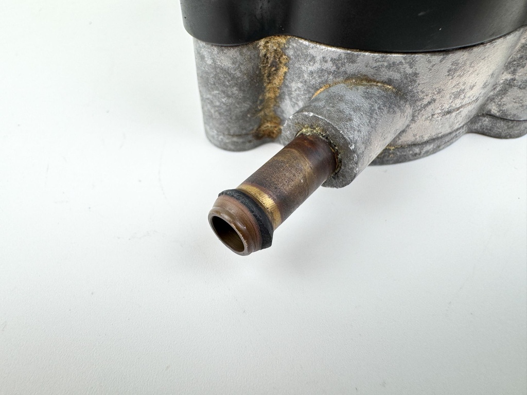 2005 Yamaha 115 HP 4 Stroke Outboard Fuel Pump 68V-24410-00-00 OEM