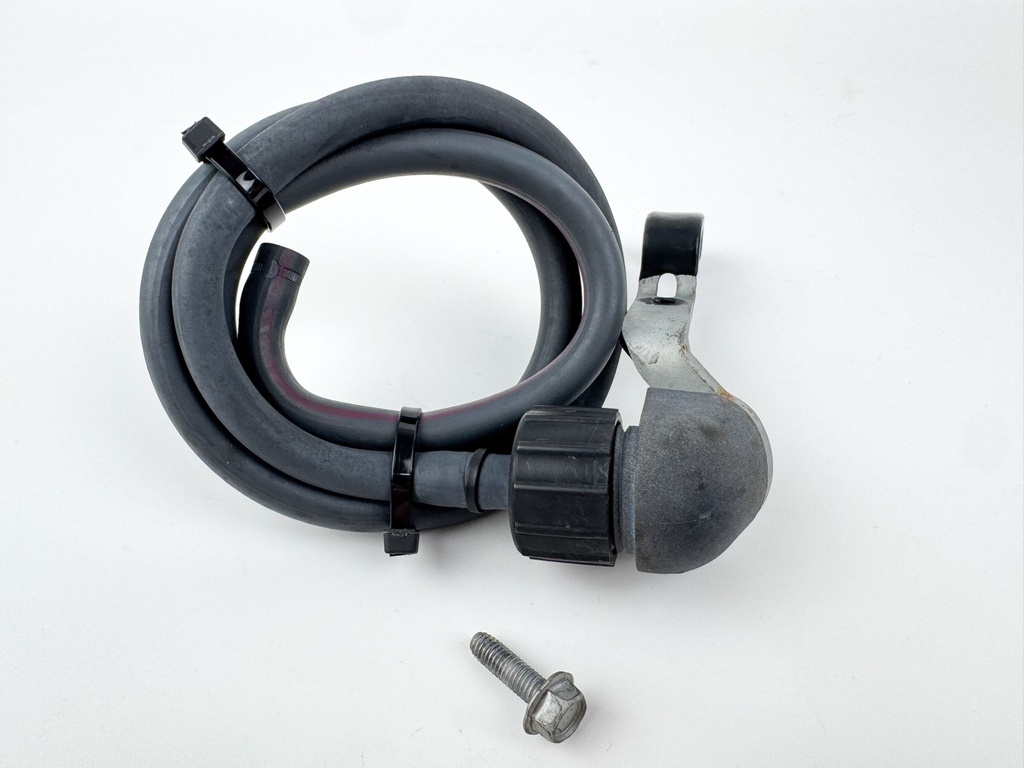 2005 Yamaha 115 HP 4 Stroke Outboard Fresh Water Flush Port 67F-12535-01-00 OEM