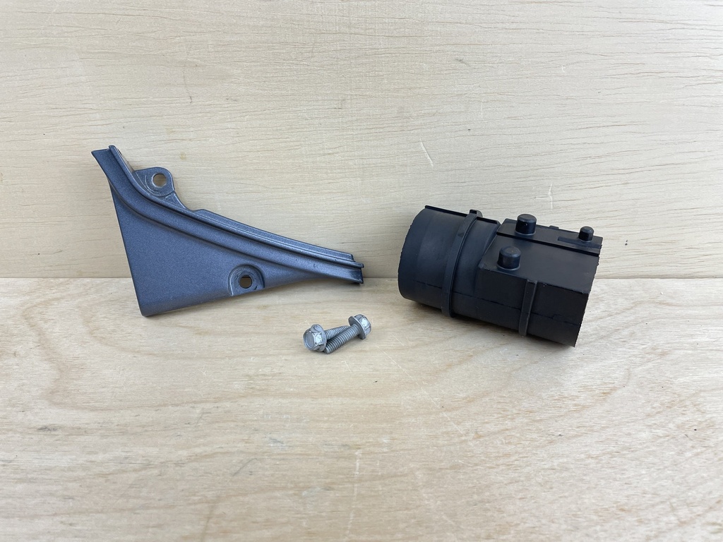 2011 Yamaha 90HP F90 4 Stroke Outboard Cable Cover Plate 67F-42738-00-5B