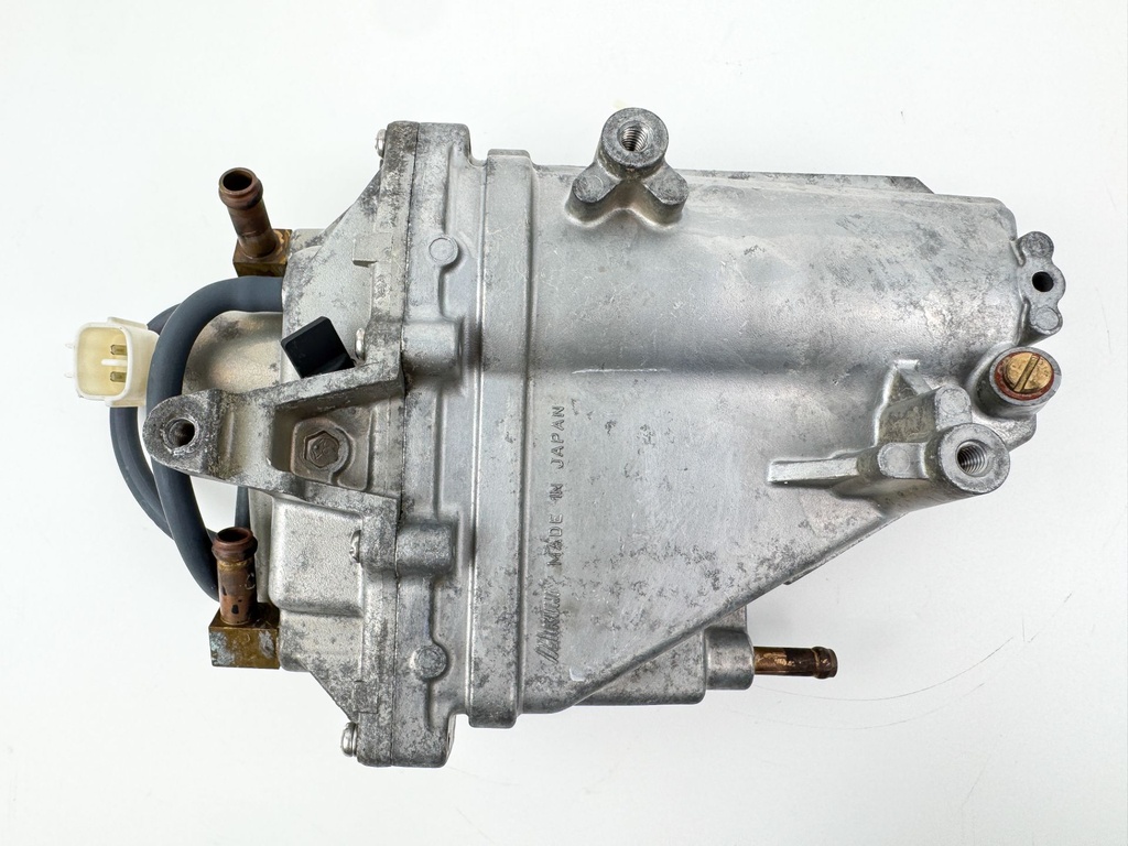 2005 Yamaha 115 HP 4 Stroke Outboard VST Float Chamber Assembly 68V-14180-02-00 OEM