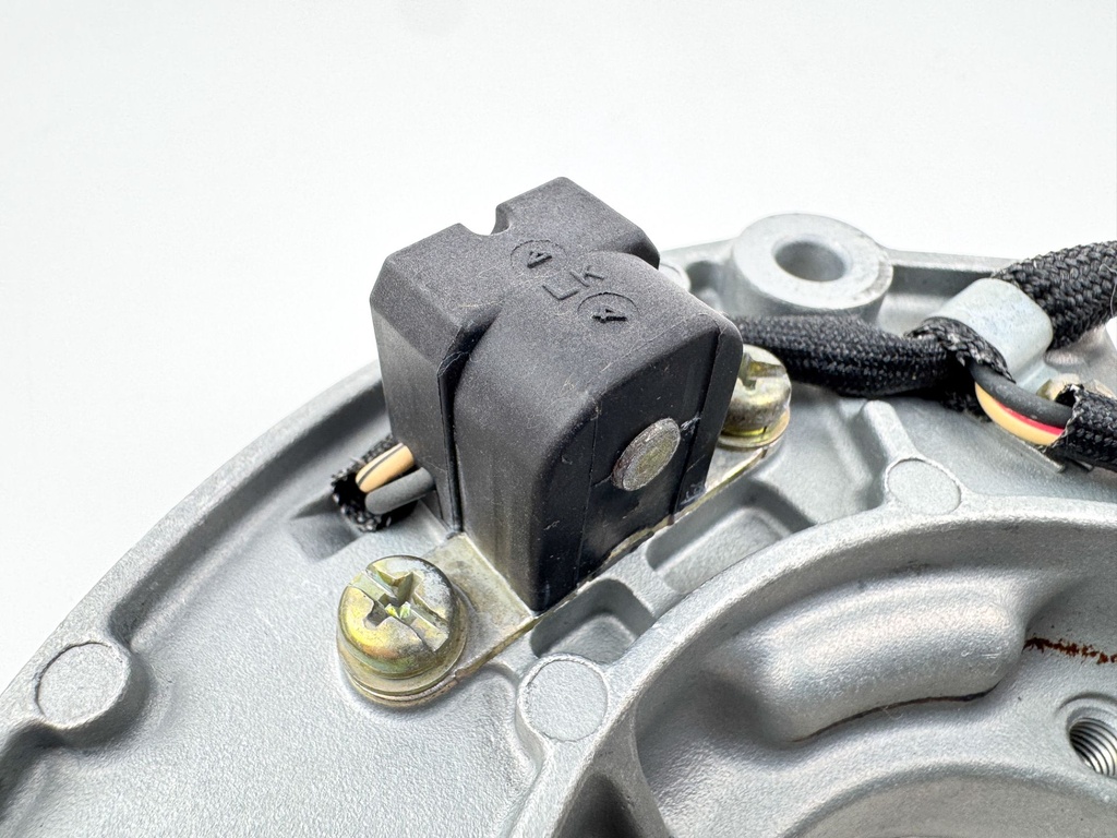 2005 Yamaha 115 HP 4 Stroke Outboard Coil Pulser 68V-85580-00-00 OEM