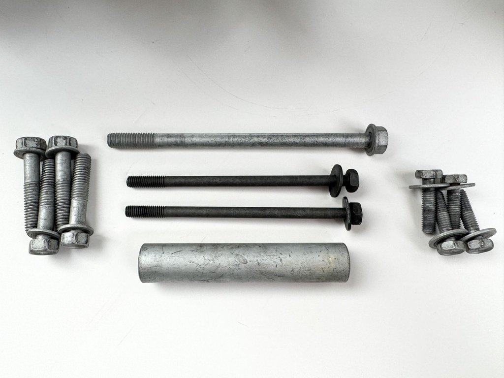 2005 Yamaha 115 HP 4 Stroke Outboard Intake Manifold & Throttle Body 68V-14200-03-00 OEM