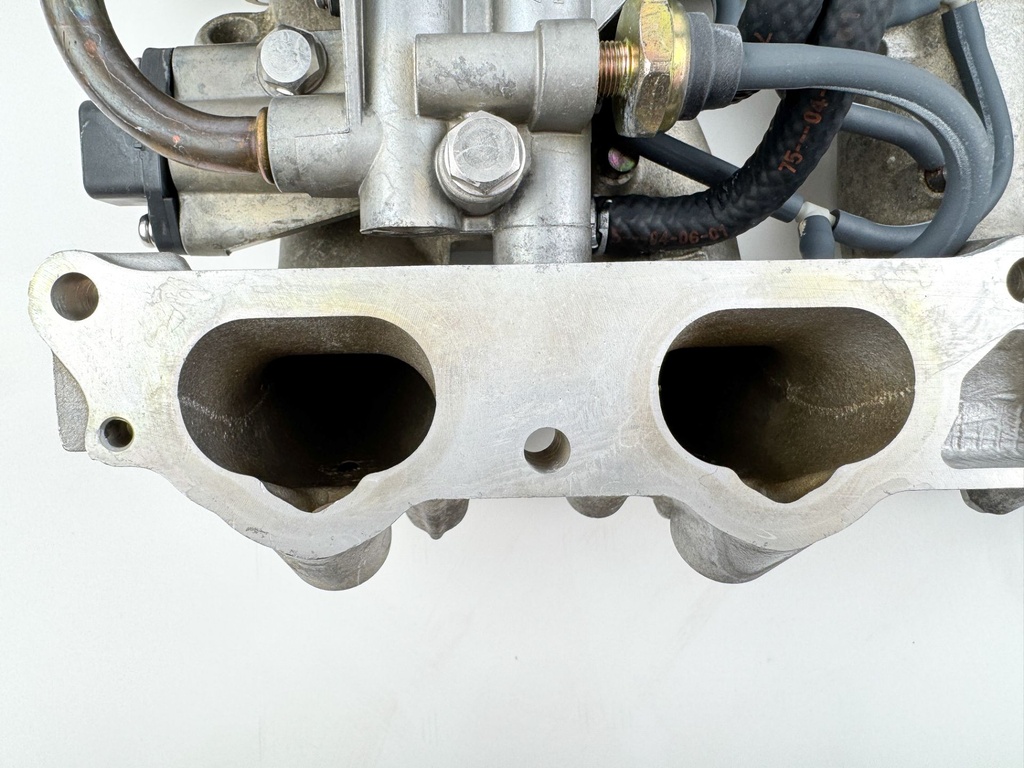 2005 Yamaha 115 HP 4 Stroke Outboard Intake Manifold & Throttle Body 68V-14200-03-00 OEM