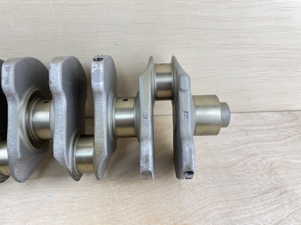 2011 Yamaha 90HP F90 4 Stroke Crankshaft Assembly 6D8-11411-01-00