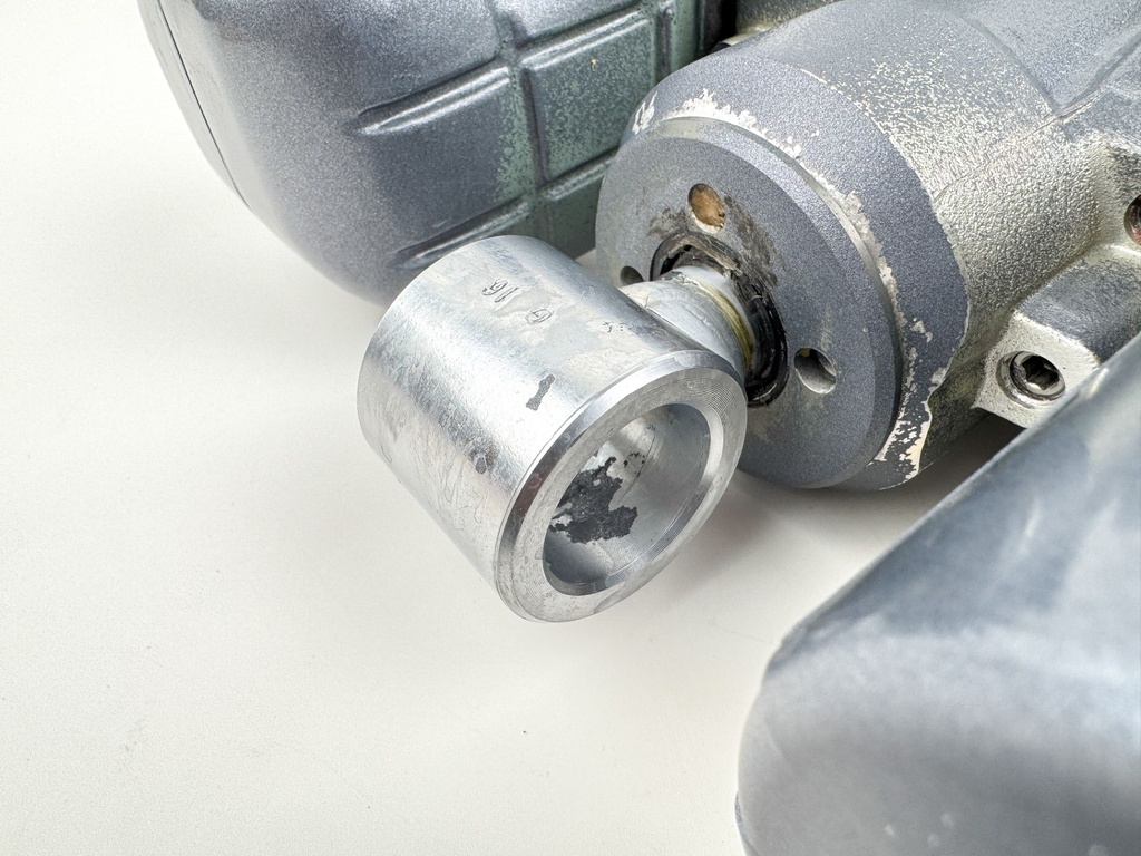 2005 Yamaha 115 HP 4 Stroke Outboard Power Trim Tilt Unit 68V-43800-04-00 OEM