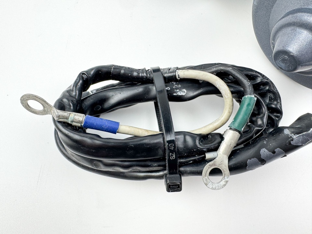 2005 Yamaha 115 HP 4 Stroke Outboard Power Trim Tilt Unit 68V-43800-04-00 OEM