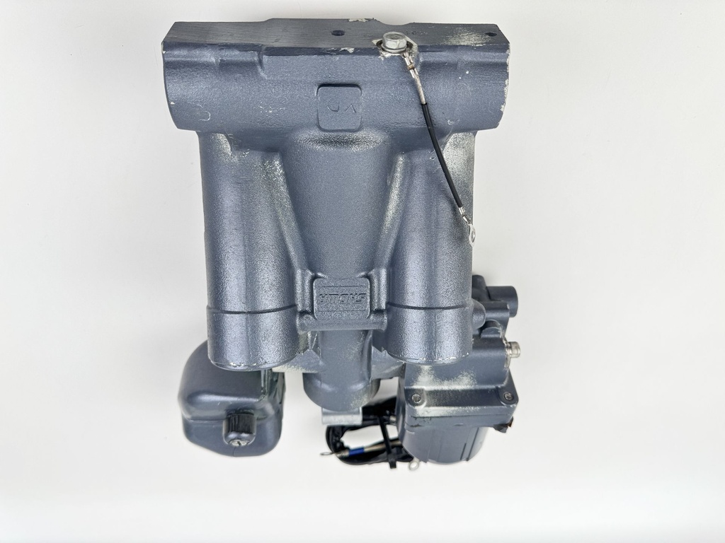 2005 Yamaha 115 HP 4 Stroke Outboard Power Trim Tilt Unit 68V-43800-04-00 OEM