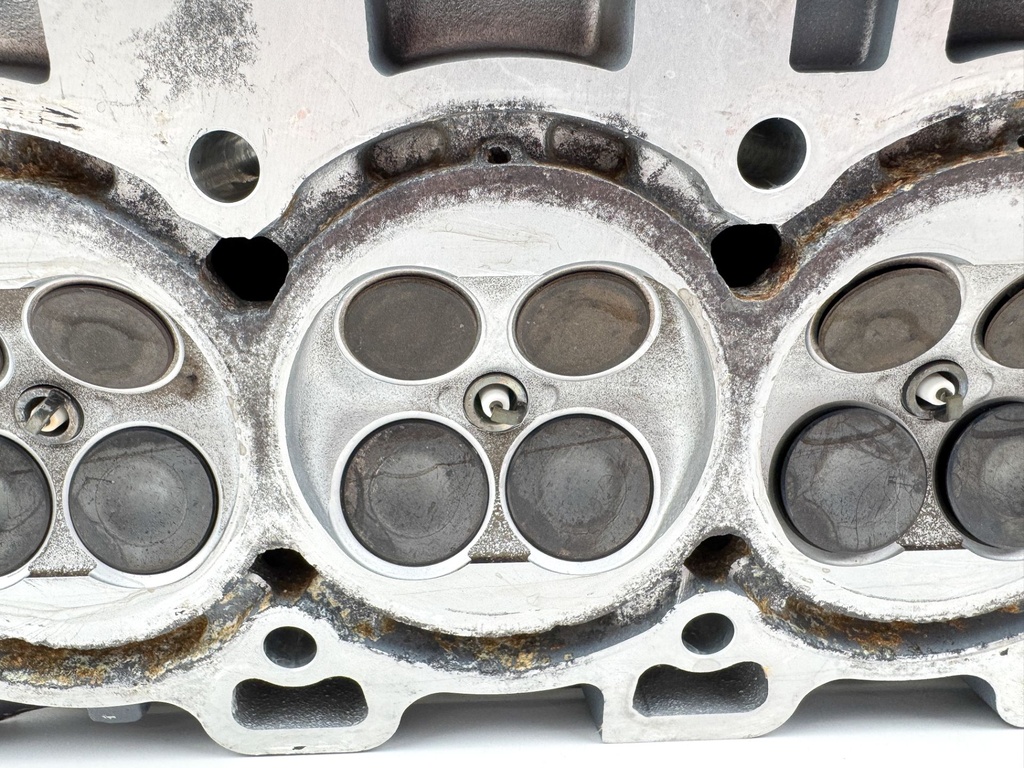 2005 Yamaha 115 HP 4 Stroke Outboard Cylinder Head 68V-W009A-03-1S OEM