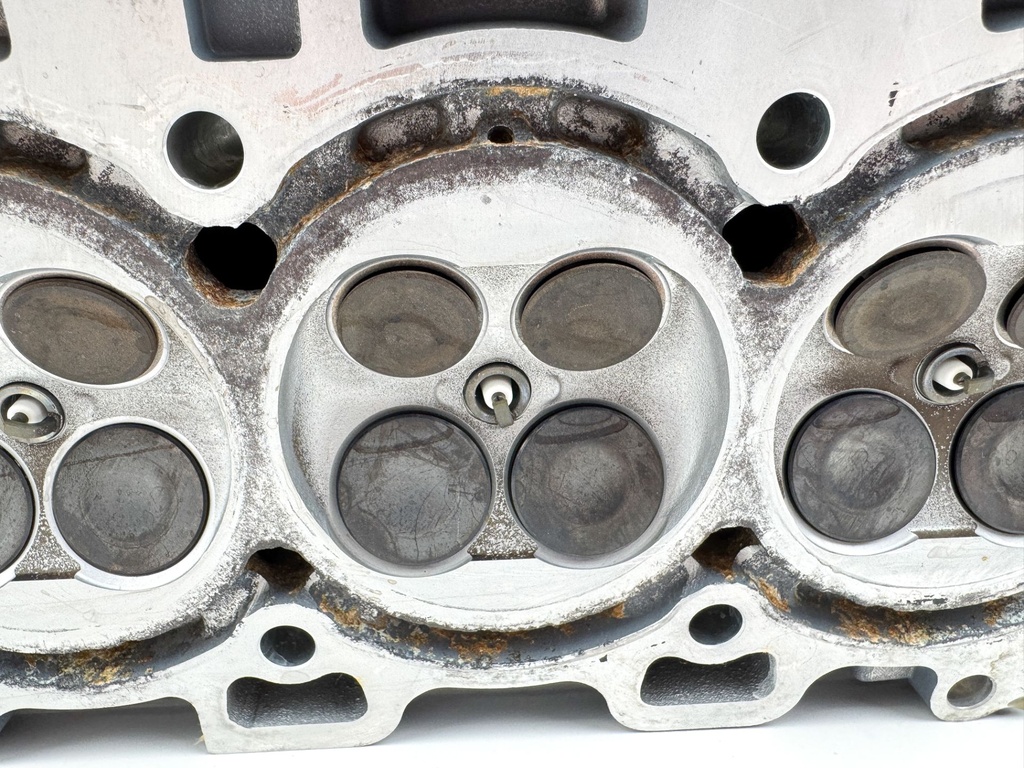 2005 Yamaha 115 HP 4 Stroke Outboard Cylinder Head 68V-W009A-03-1S OEM