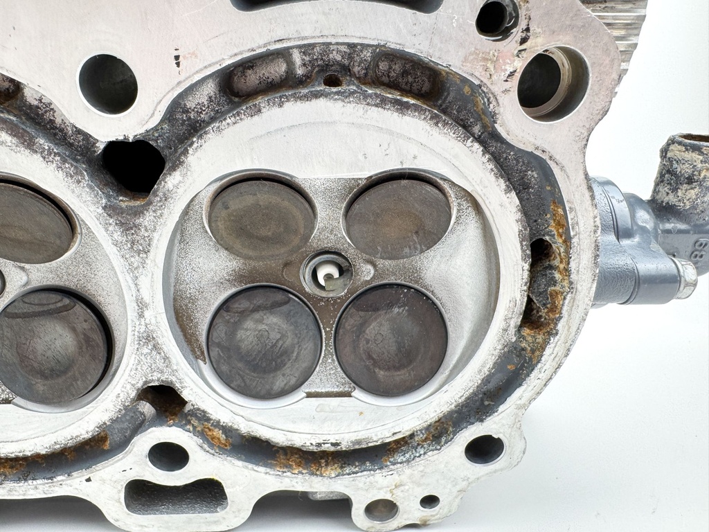 2005 Yamaha 115 HP 4 Stroke Outboard Cylinder Head 68V-W009A-03-1S OEM