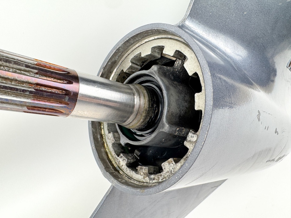 2000-2015  Yamaha 115HP 4 Stroke Outboard 20" Lower Unit Gear Case 68V-45300-12-8D