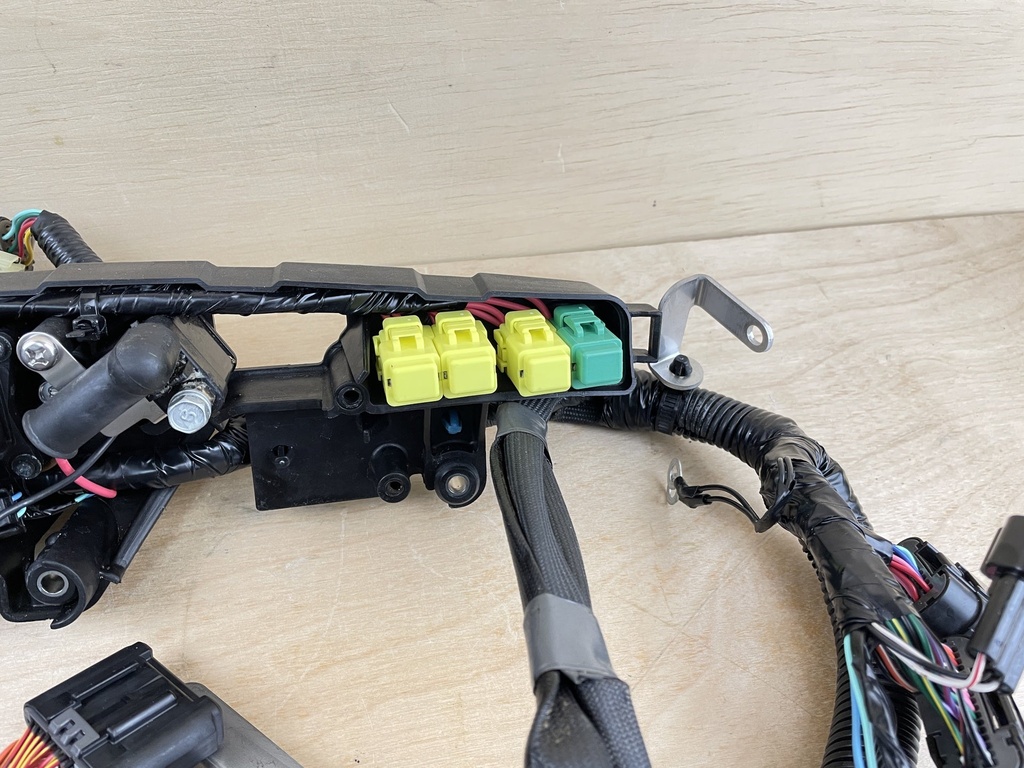 2011 Yamaha 90HP F90 4 Stroke Outboard Engine Wire Harness Assembly 6D8-82590-33-00