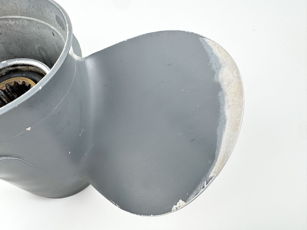 1999 Honda 50 HP 4 Stroke Outboard Propeller 58130-ZV5-000ZA OEM