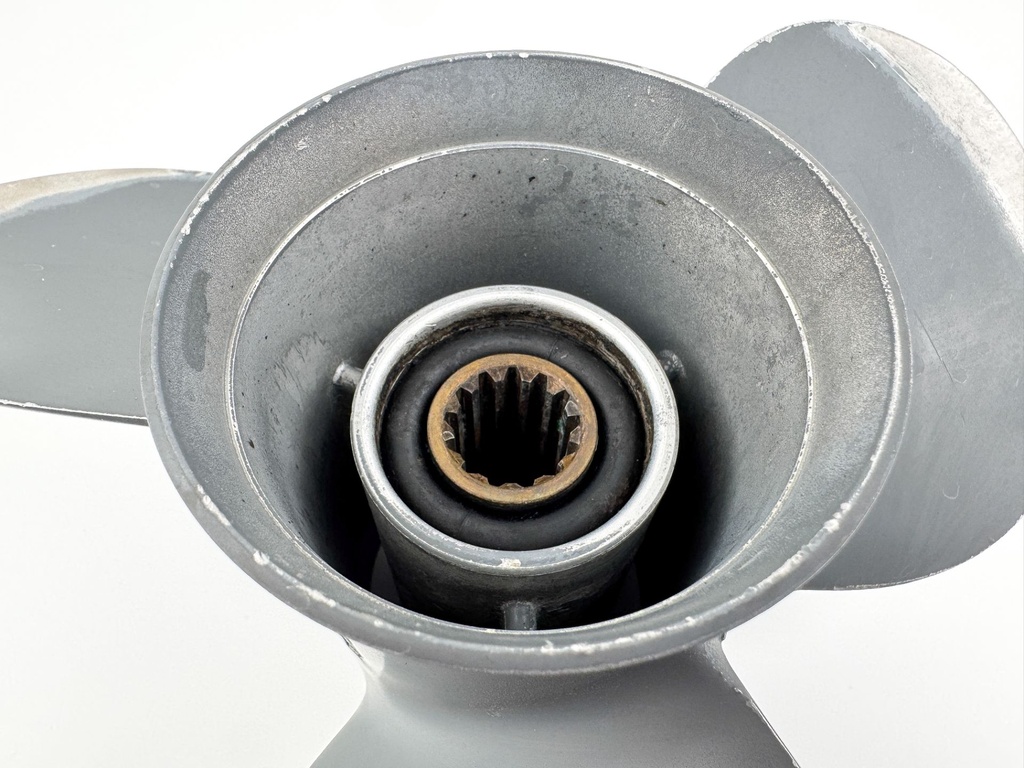 1999 Honda 50 HP 4 Stroke Outboard Propeller 58130-ZV5-000ZA OEM