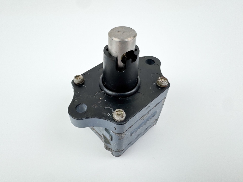 1999 Honda 50 HP 4 Stroke Outboard Fuel Pump 16700-ZW1-004 OEM