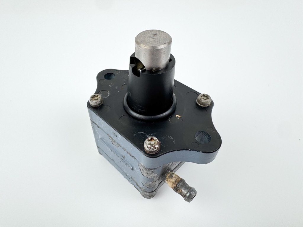 1999 Honda 50 HP 4 Stroke Outboard Fuel Pump 16700-ZW1-004 OEM