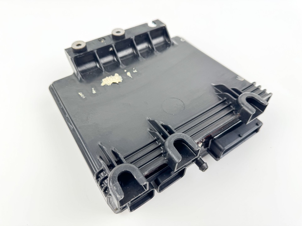 2008 Evinrude 300 HP 2 Stroke Outboard Engine Control Unit ECU EMM 0586982 OEM